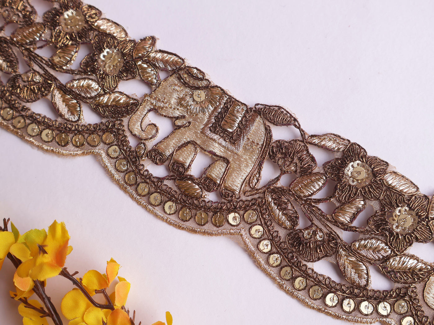 9 Yards - Indian Elephant Design Ethnic Scalloped Lace trim