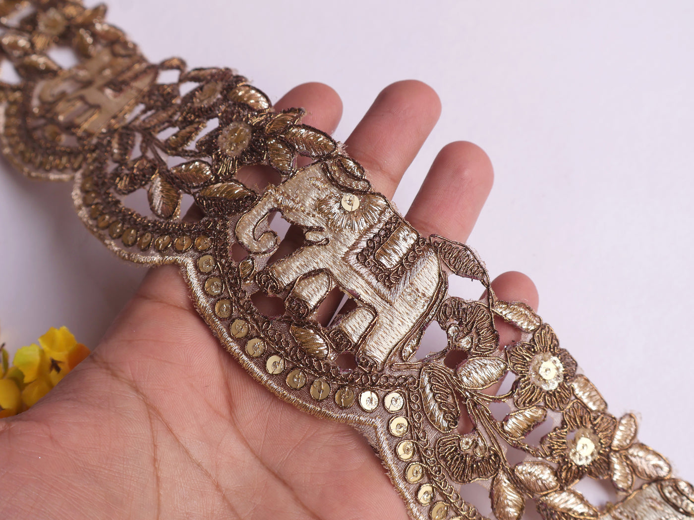 9 Yards - Indian Elephant Design Ethnic Scalloped Lace trim