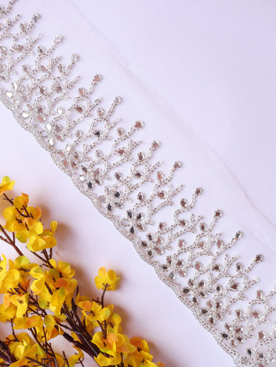 Encaje festoneado de 9 cm con ribete de espejo y cutdana en color rosa bebé exótico, 1 yarda