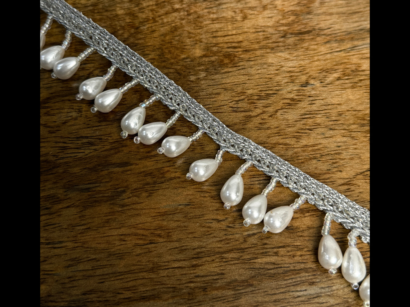 4 Yards - Off White Suspended Raindrop Silver Tassel Lace 2.5cm Wide