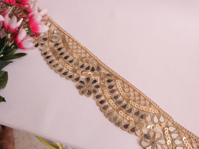 Light Golden Scalloped Mirror Trim 7cm Wide - 1 Yard