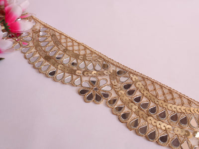 Light Golden Scalloped Mirror Trim 7cm Wide - 1 Yard