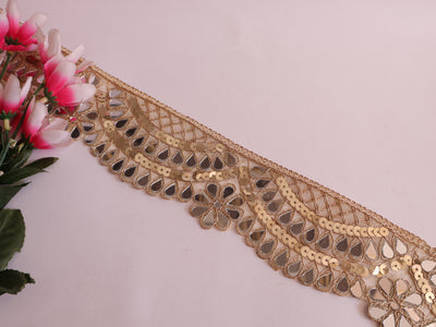 Light Golden Scalloped Mirror Trim 7cm Wide - 1 Yard