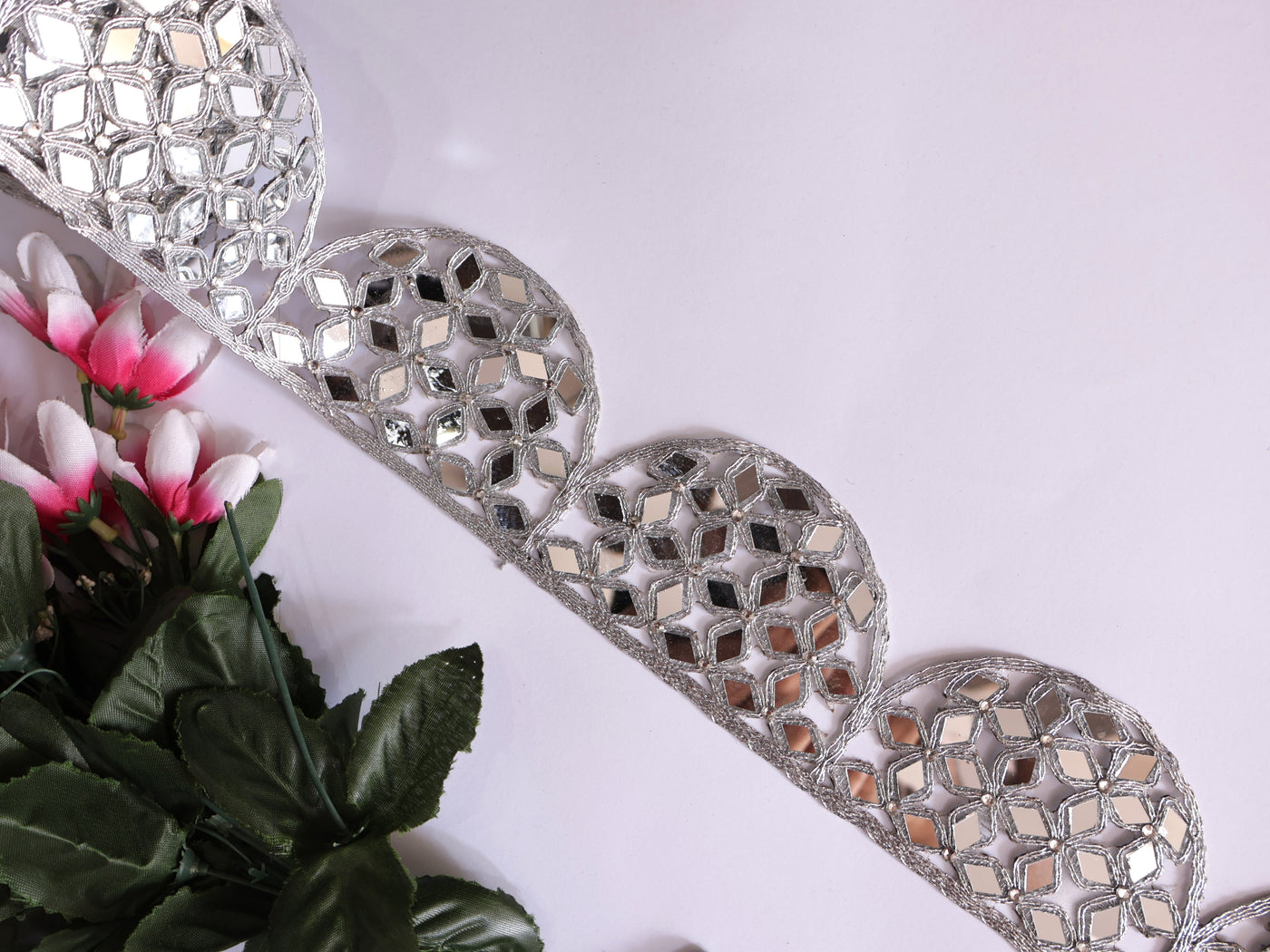 Silver Scalloped Symmetric Cutwork Mirror Trim 7 cm Wide - 1 Yard