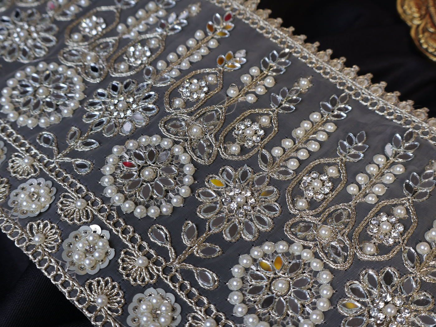 1 Yard - White Gold Wide Border Lace Trim, Handwork Mirror