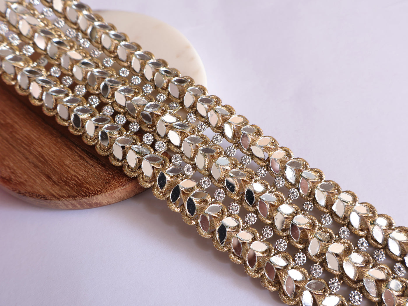 Retro Mirror Trim Vine, Symmetric Indian Lace 5 cm Wide - 1 Yard