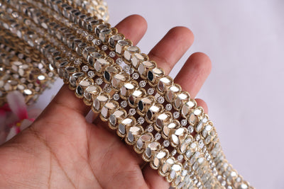 Retro Mirror Trim Vine, Symmetric Indian Lace 5 cm Wide - 1 Yard