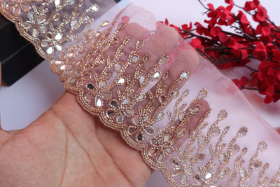 Encaje festoneado de 9 cm con ribete de espejo y cutdana en color rosa bebé exótico, 1 yarda