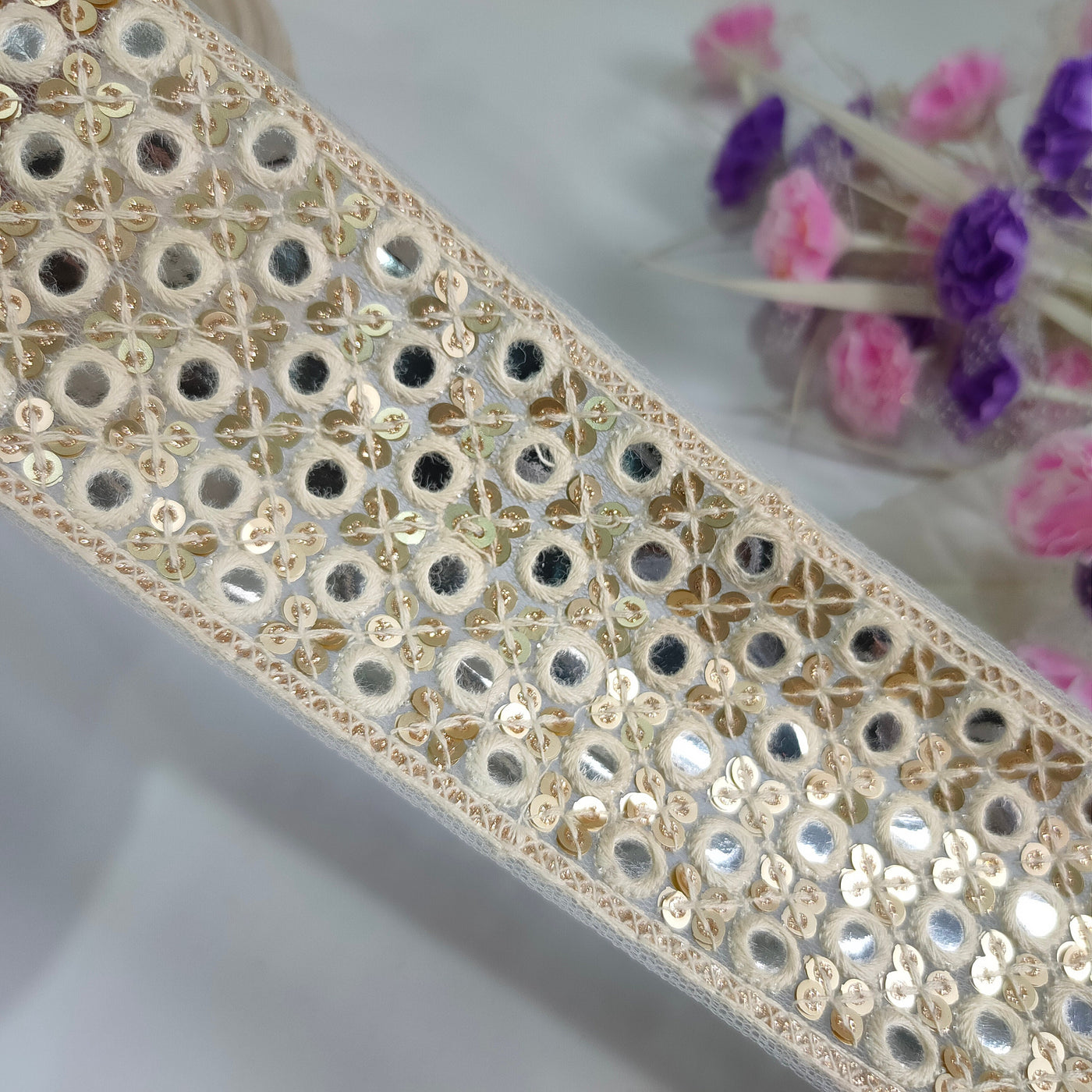 White & Gold Beaded Sari Border: Glamorous Bollywood Trim, 9 Yards