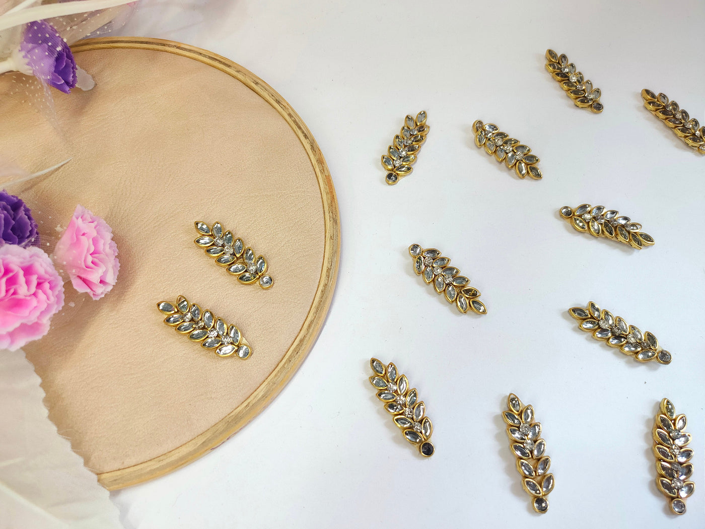 25 Pc - Lovely Kundan Stonework Gold Leaf Applique Patches