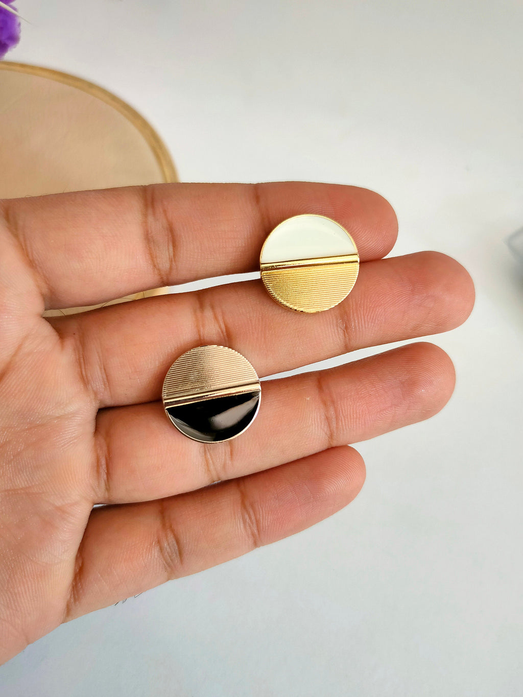Metallic Round Sew-On Buttons: Silver & Gold, DIY Craft Decoration (Pack of 10)