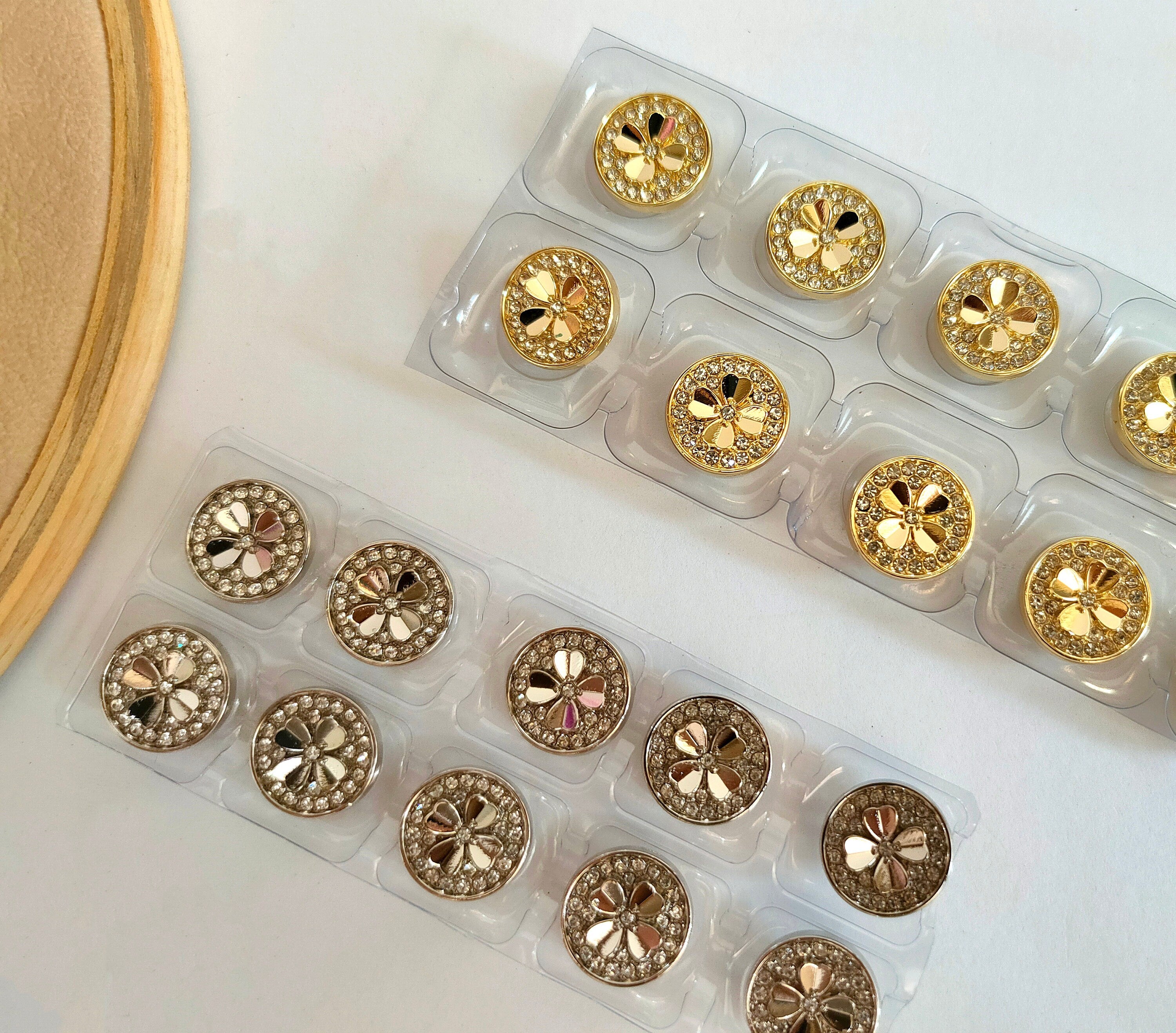 Floral Metallic Sew-On Buttons: Silver & Gold, 15mm (Pack of 10)