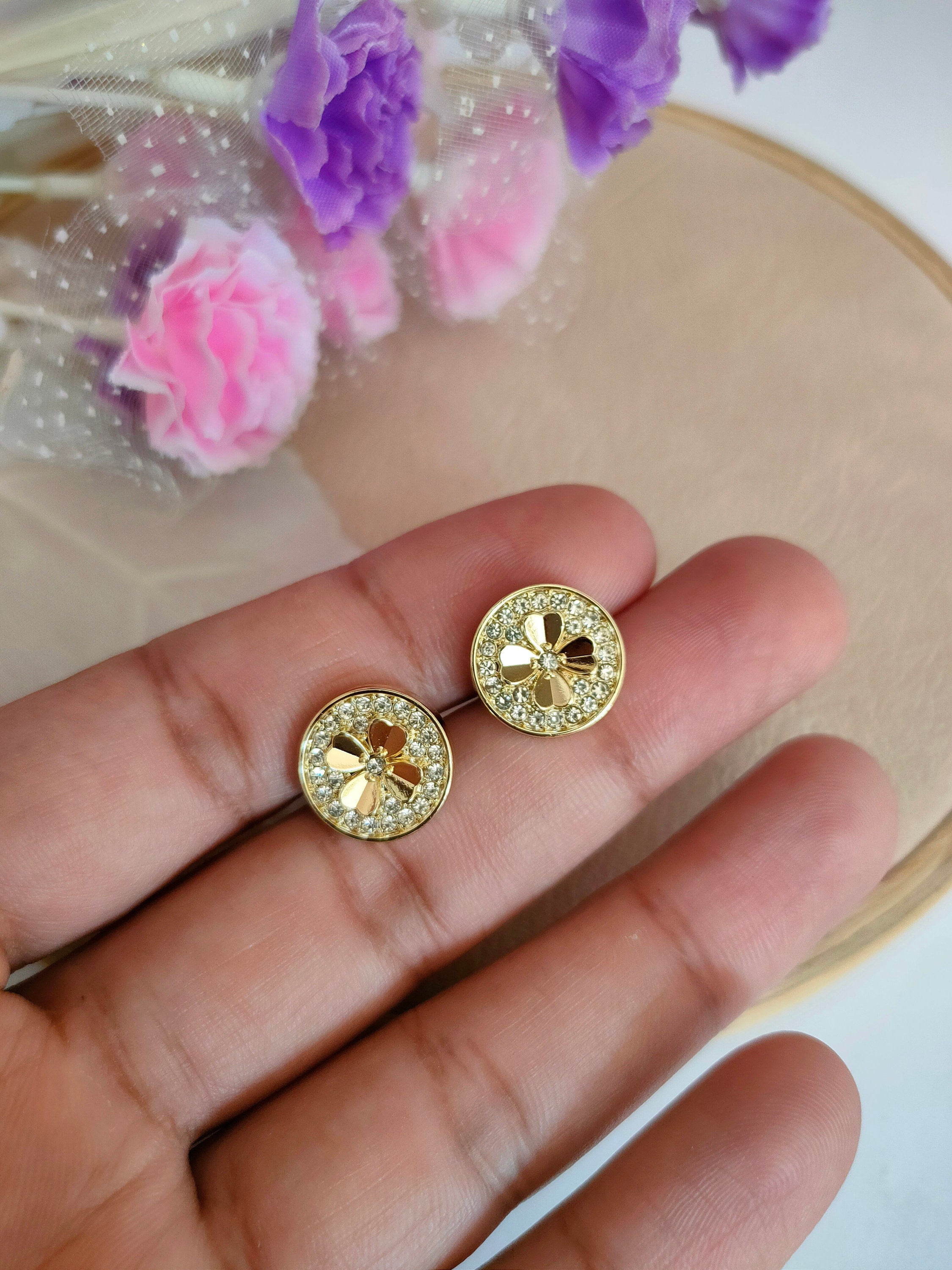 Floral Metallic Sew-On Buttons: Silver & Gold, 15mm (Pack of 10)
