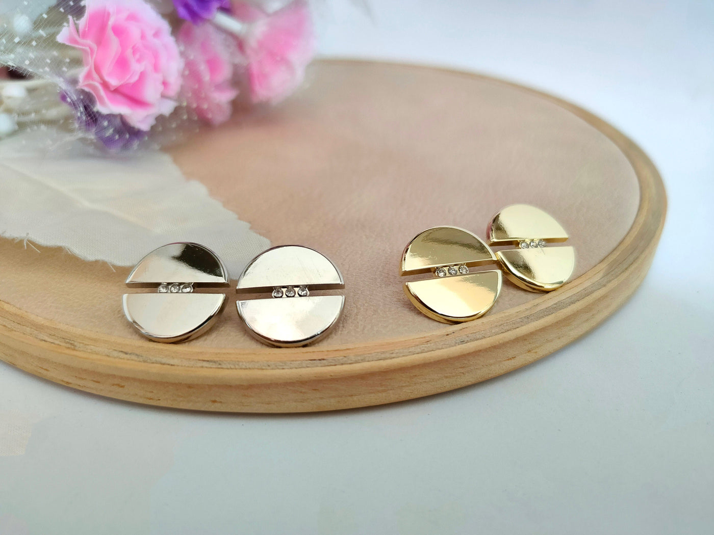 10 Silver/Gold Round Sew-On Buttons: DIY Craft Decoration (16mm)