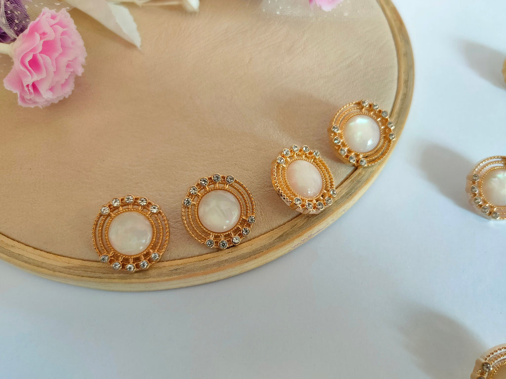 Golden Floral Sew-On Buttons: DIY Craft Decoration (Pack of 6)