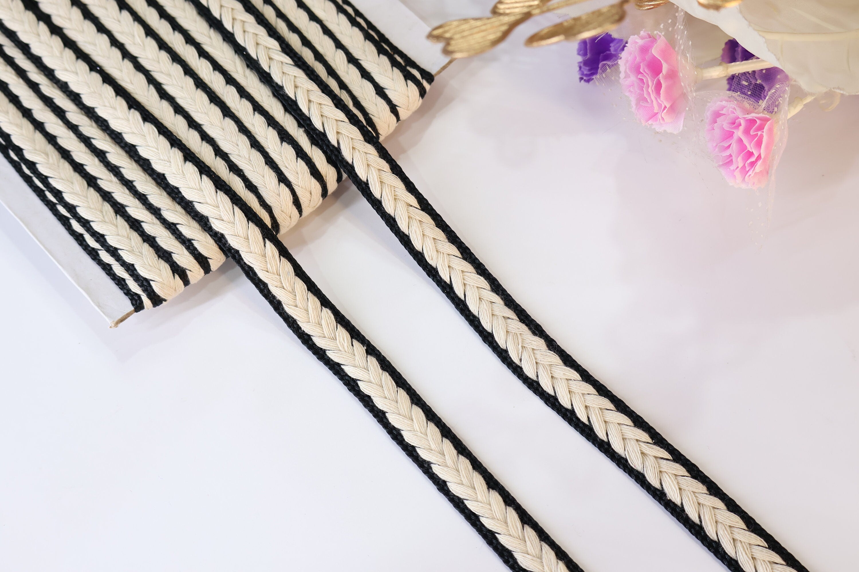 Black & White Knitted Trim Lace: Indian Sari Ribbon, 9 Yards