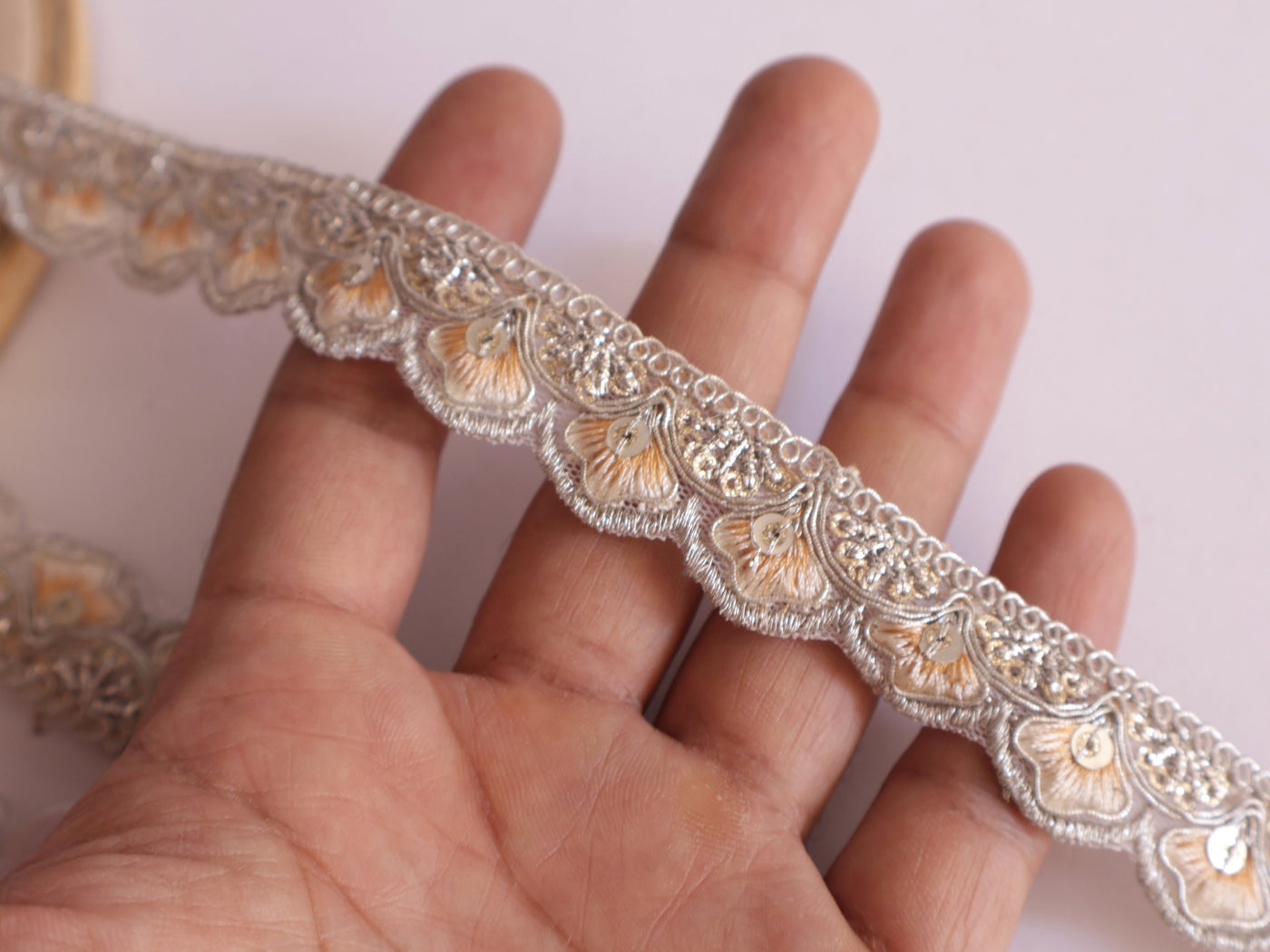 9 Yards Ombre Creme Yellow Threadwork Scalloped Lace Trim