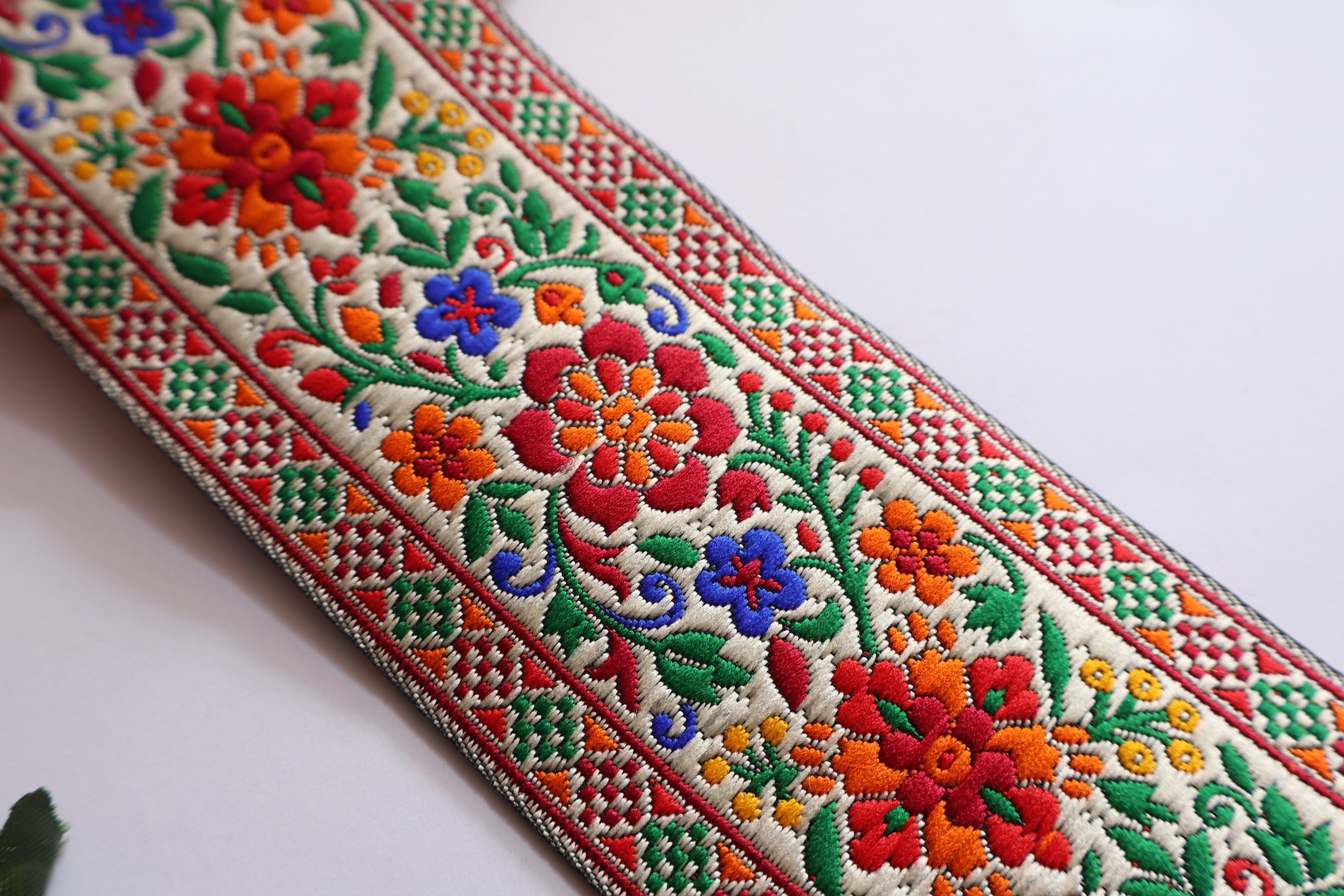 Floral Threadwork Lace Border: Indian Sari Trim, Gown Decoration (3 Yards)