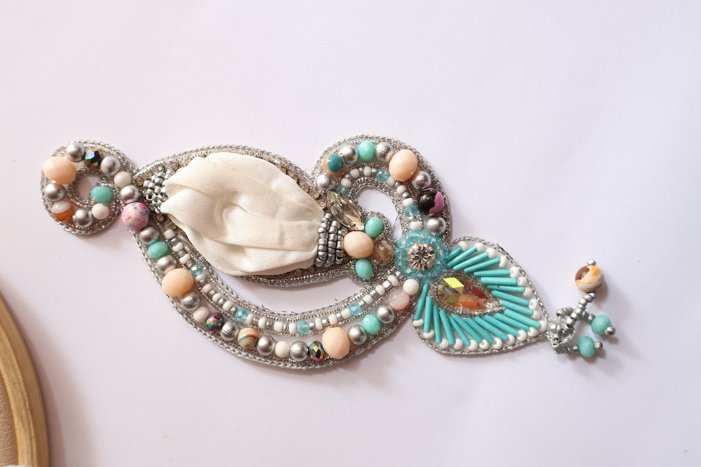 Exquisite Pastel White Applique Pearl Indian Brass Artwork - 1 pc