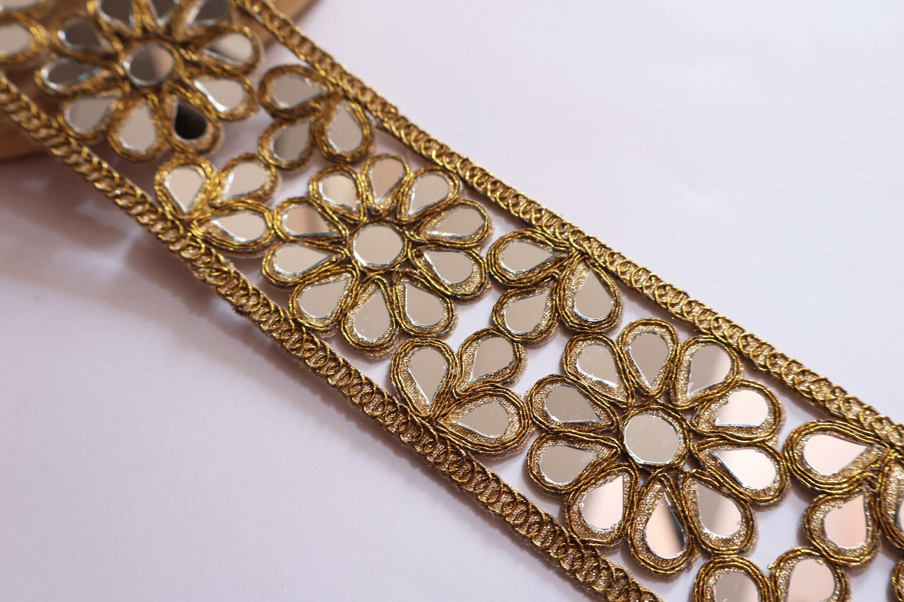 Antique Gold Floral Mirror Trim: Indian Sari Border Lace - 4.5cm