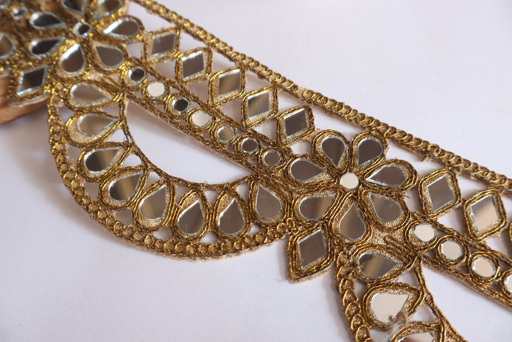 Golden Cutwork Pattern Scalloped Mirror Trim 7cm Wide