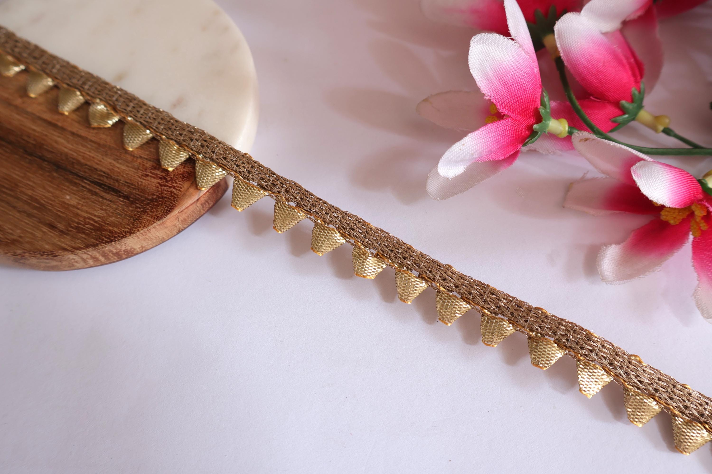 Golden Gota Lace Trim: 9-Yard Triangular Piping Ribbon, 1.5cm Wide