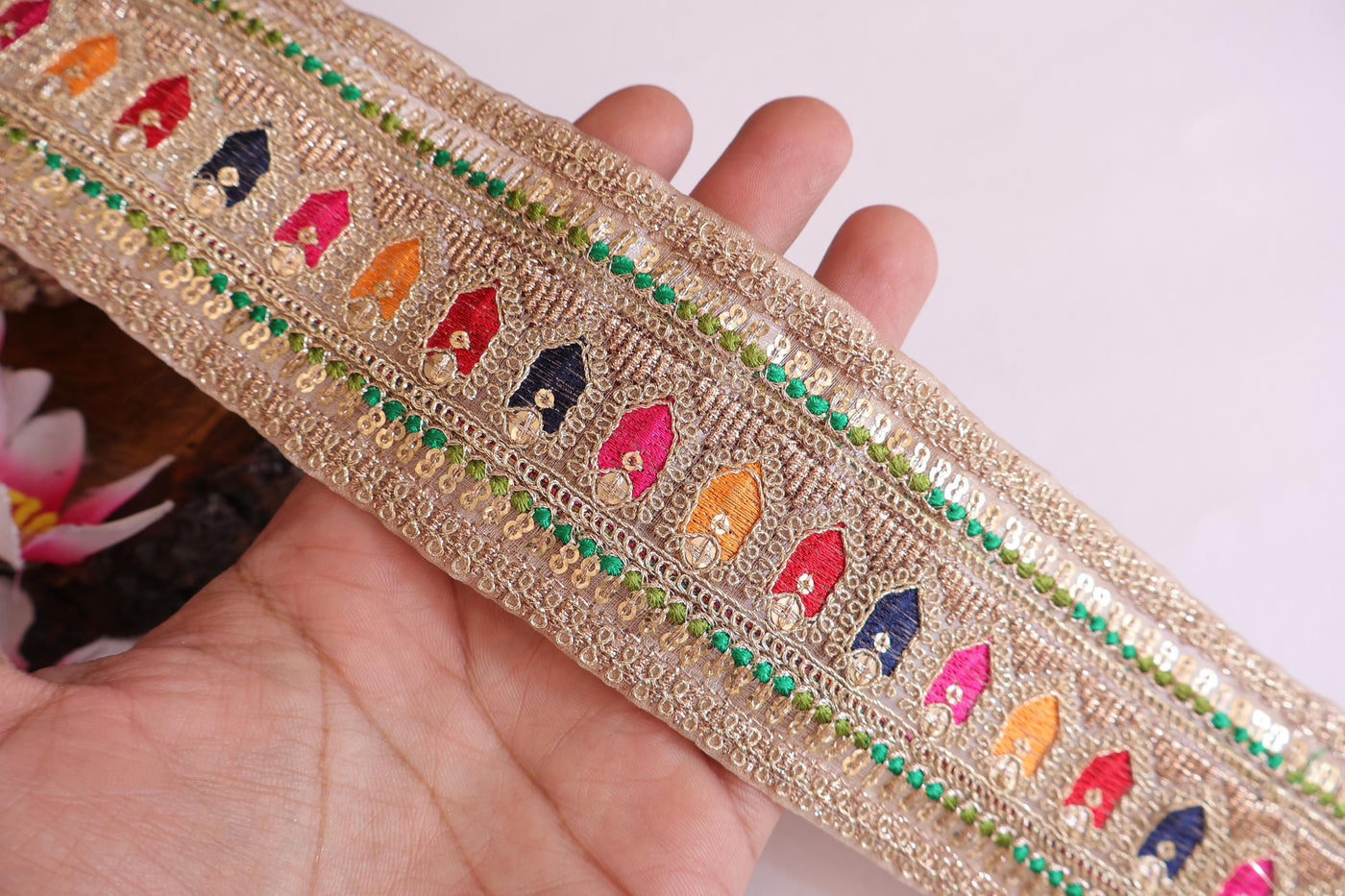 4 Yards Antique Gold Sabyasachi Indian Border Lace: 7cm Wide