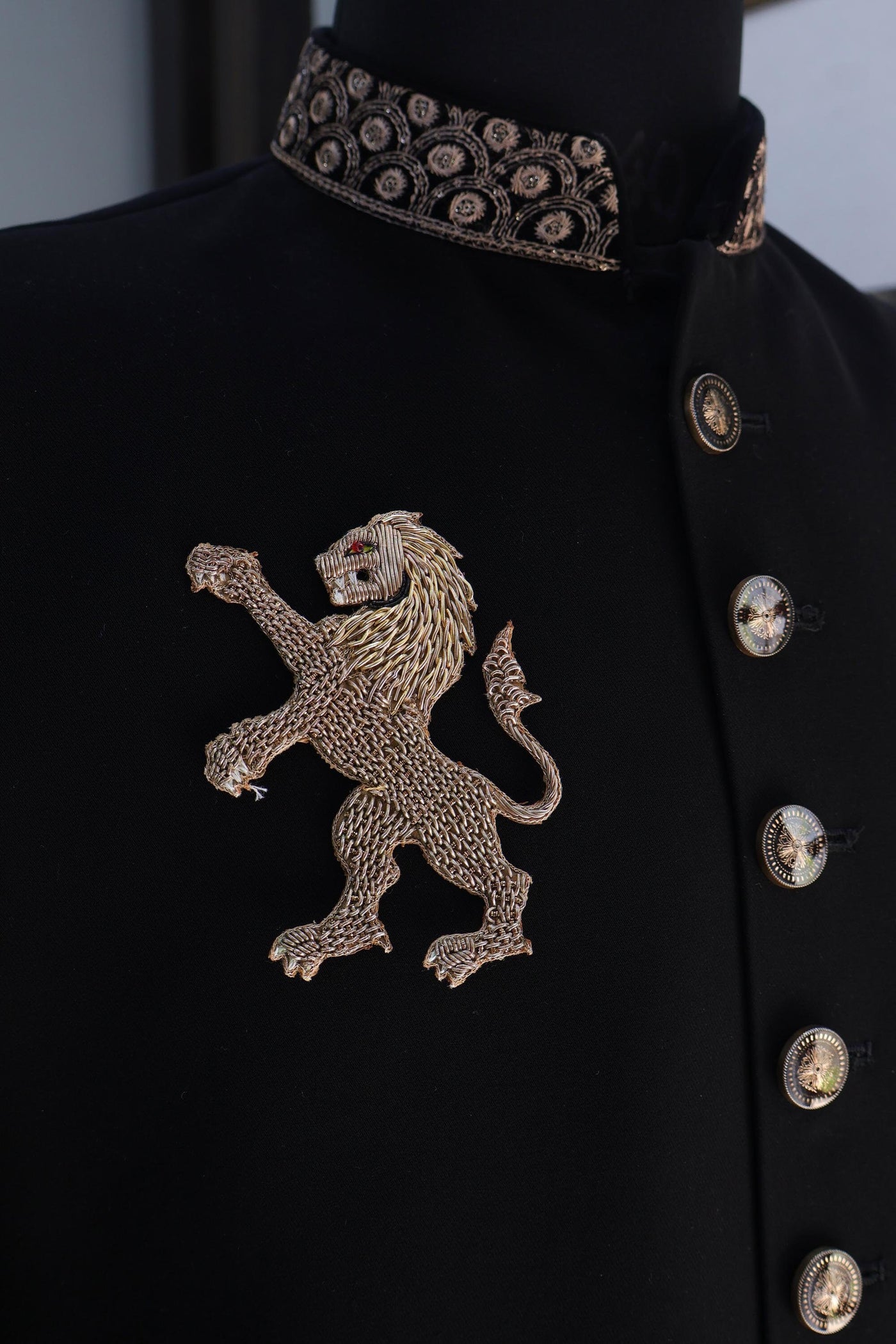 Zardozi Lion Patch: Gothic Embroidered Applique (12cm)