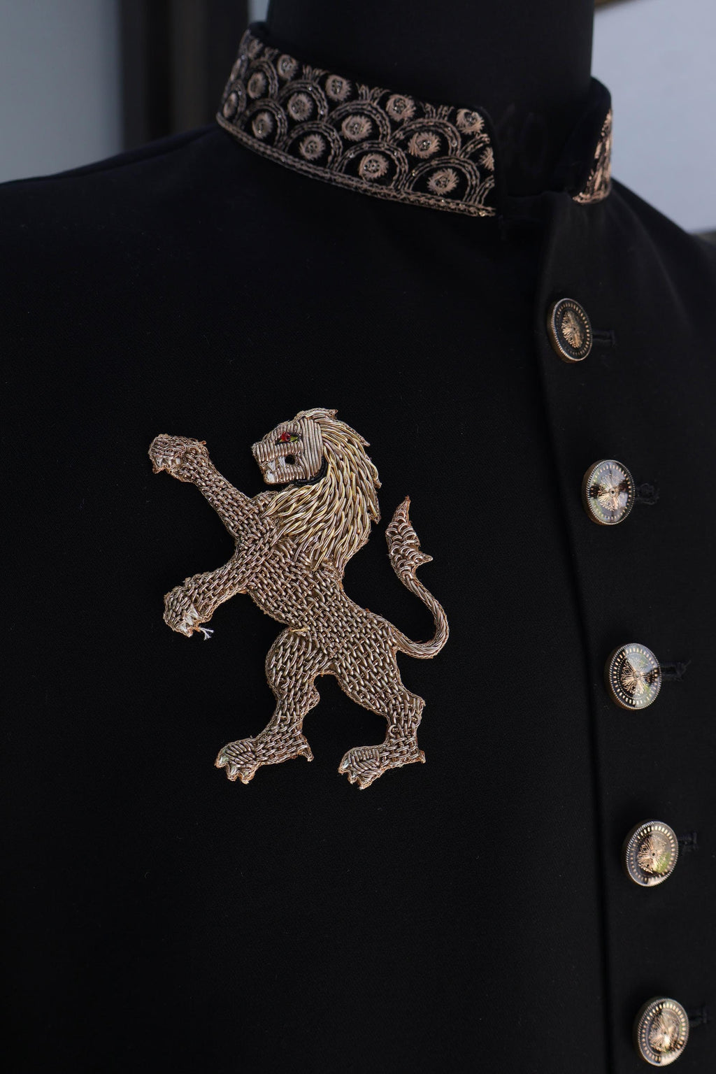 Zardozi Lion Patch: Gothic Embroidered Applique (12cm)