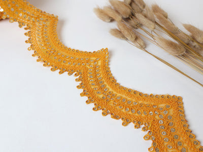 7 Yards Pale Yellow Scallop Embroidered Sequin Lace: Sari Border Trim (5.5 Cm)