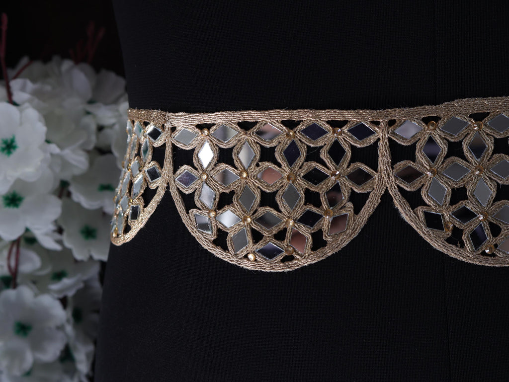 Rose Gold Mirror Trim: Scalloped Cutwork Indian Lace, 1 Yard