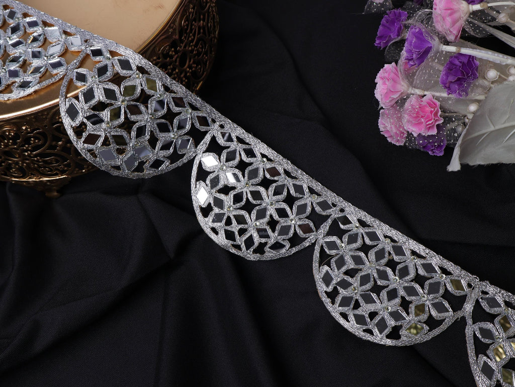 Metallic Silver Scalloped Mirror Trim: Indian Sari Border, 7cm Wide