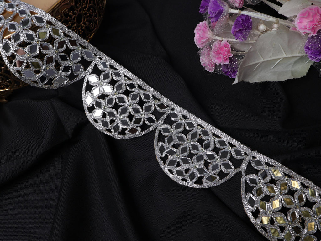 Metallic Silver Scalloped Mirror Trim: Indian Sari Border, 7cm Wide