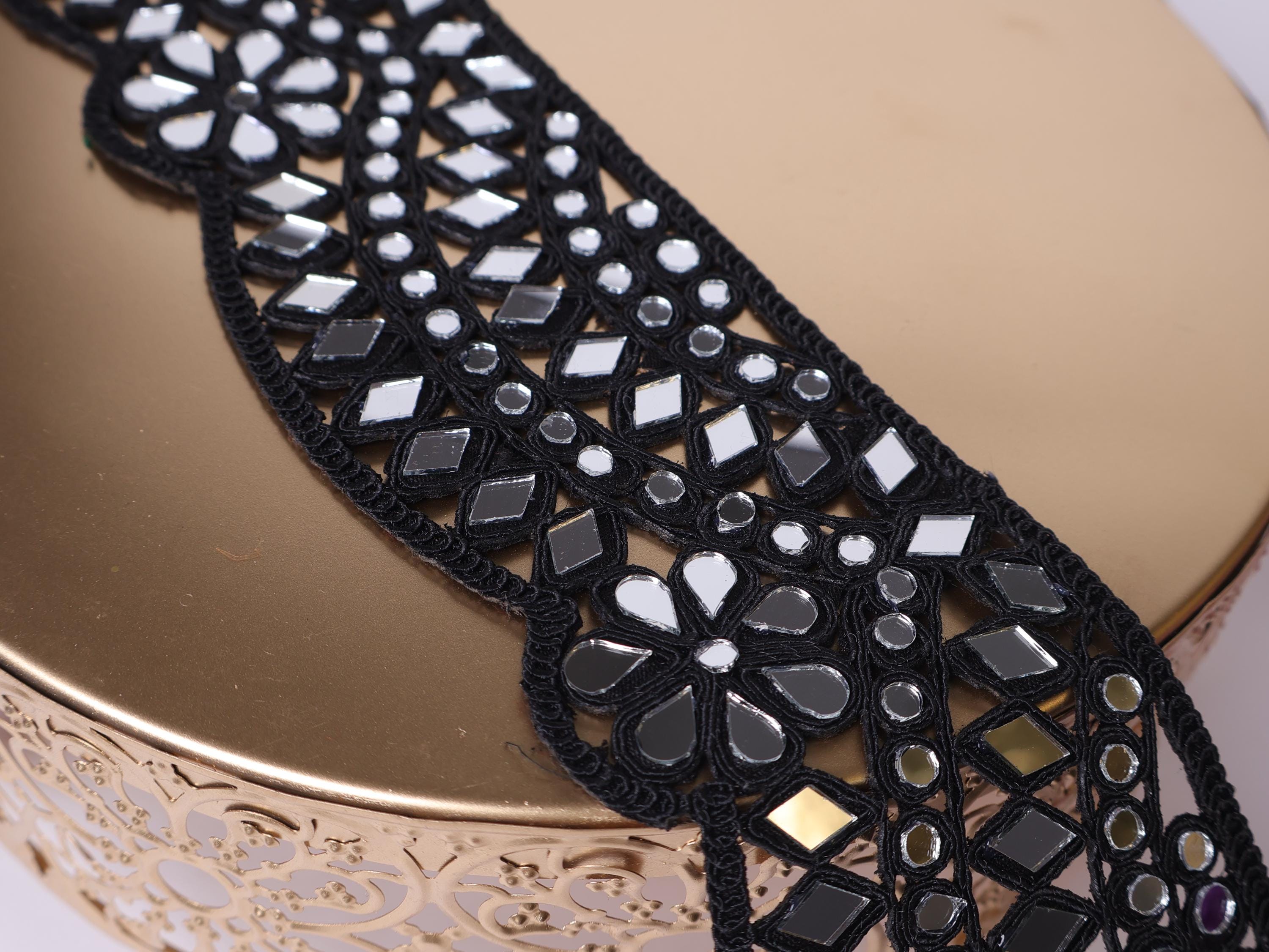 Black Scalloped Mirror Trim: Indian Lace Border, 8cm Wide