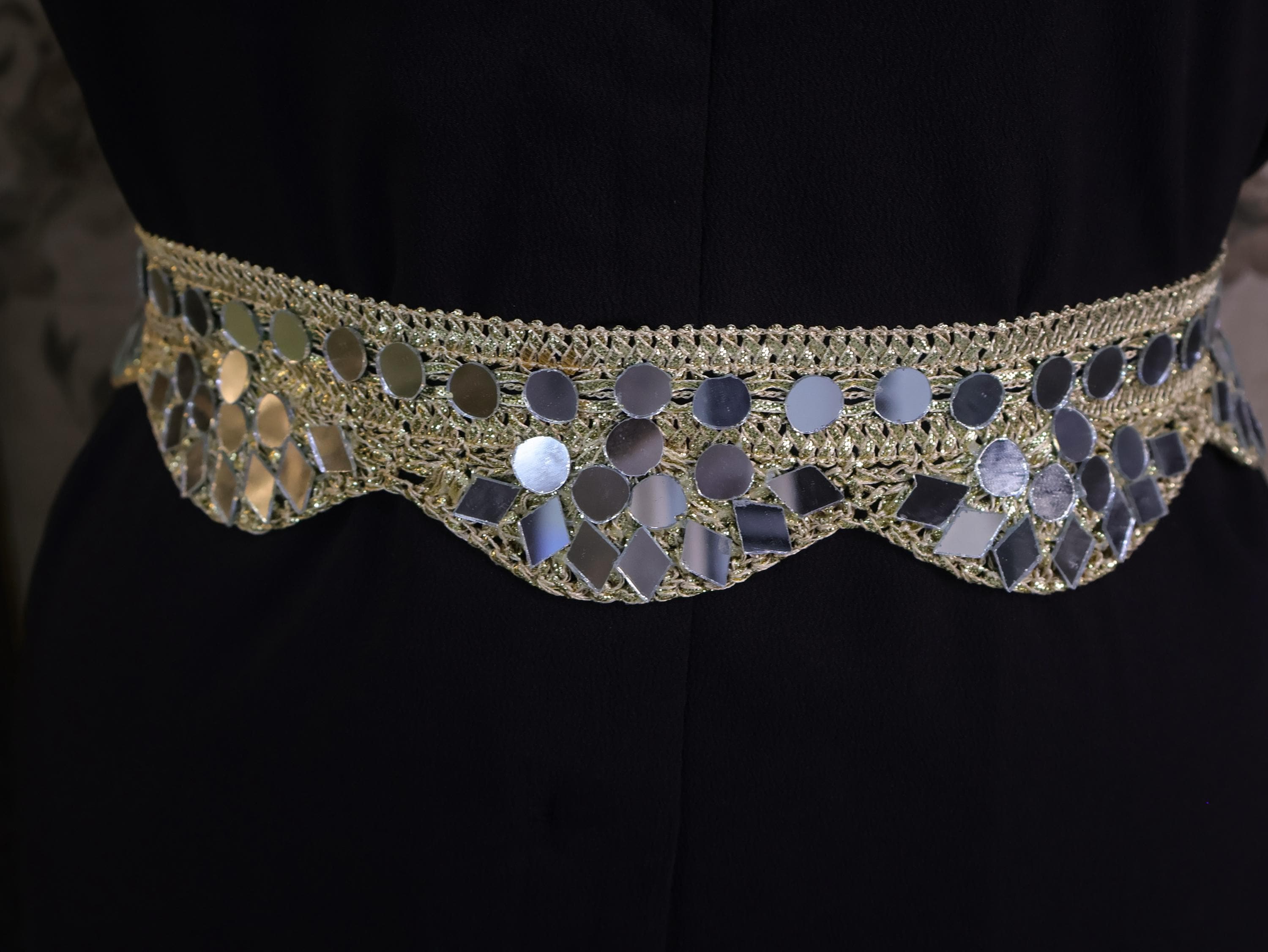 Gold Scalloped Mirror Waist Belt: Regal Cutwork, Adjustable Clasp