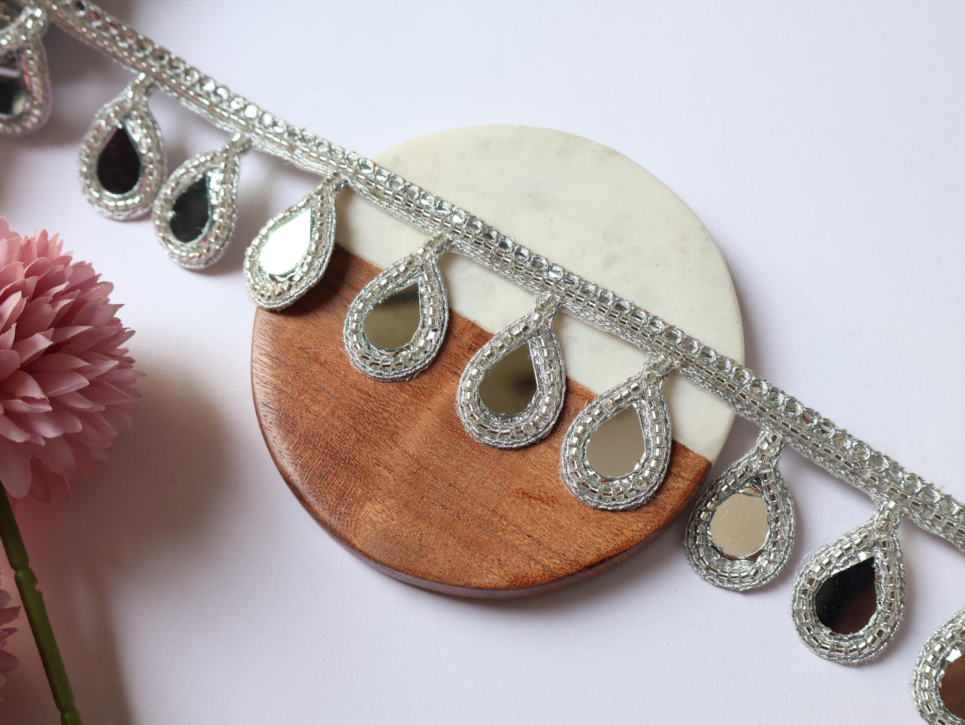 3 Yards Black/ Silver Beaded Mirror Fringe Lace: Borde Espejo