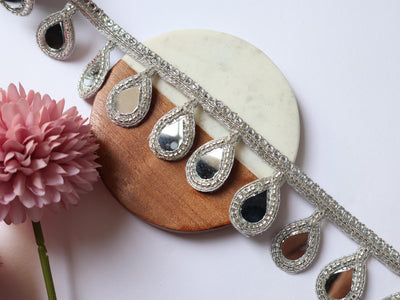 3 Yards Black/ Silver Beaded Mirror Fringe Lace: Borde Espejo