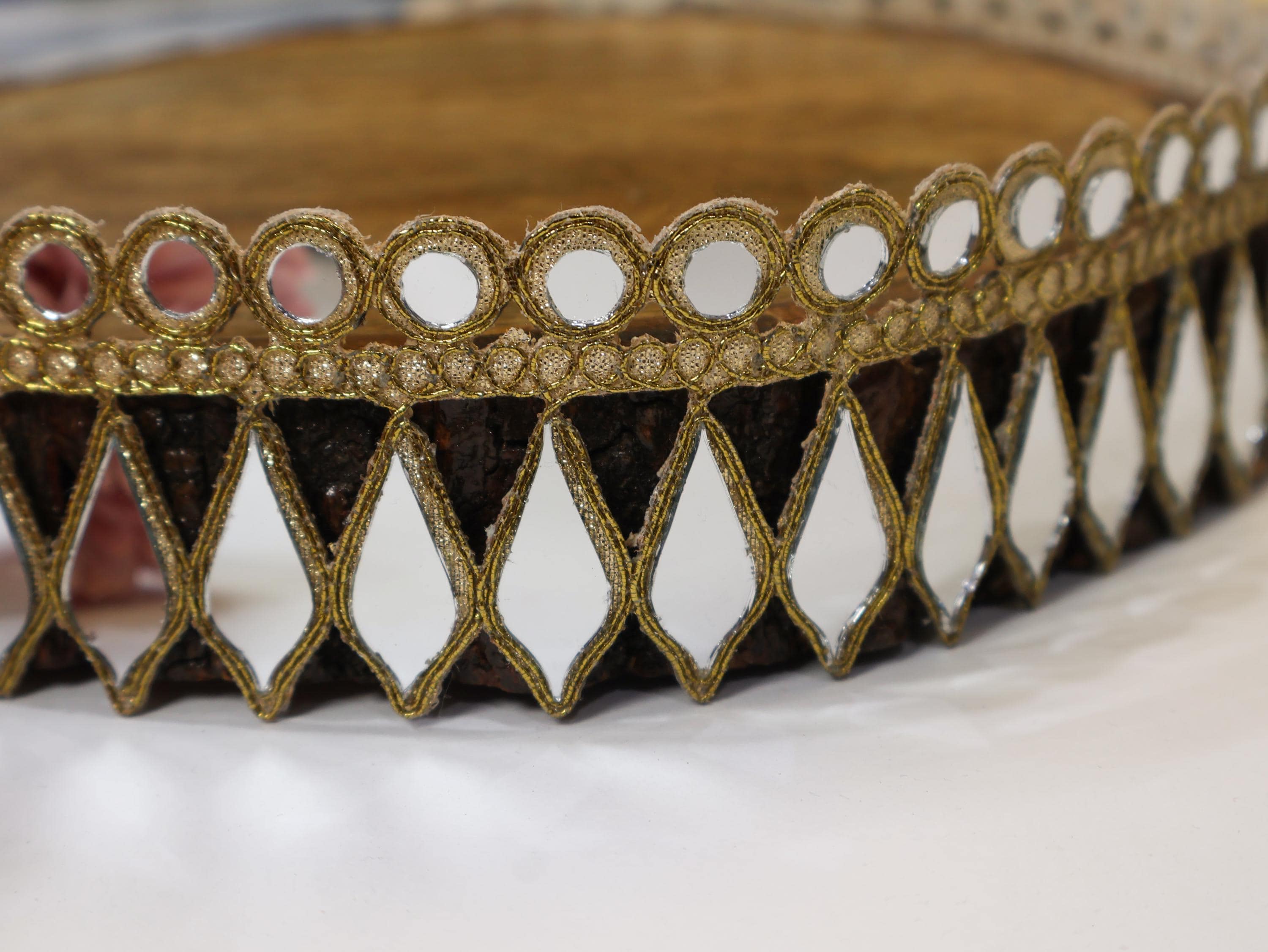 Cutwork Mirror Designer Choker Lace: Gold Indian Lace Trim (4cm Wide)