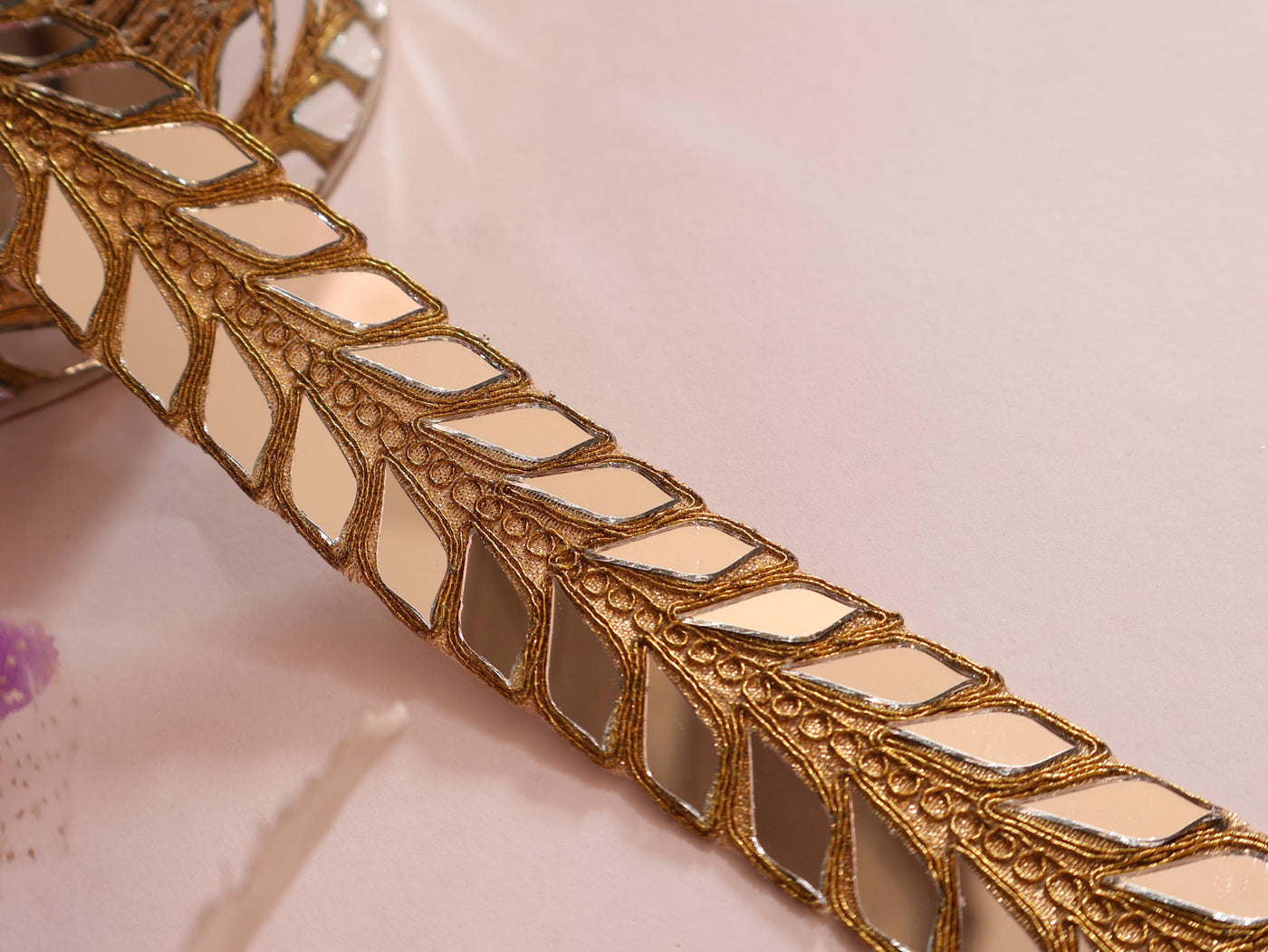 Antique Gold Designer Mirror Cutwork Trim: Indian Vine Lace Border