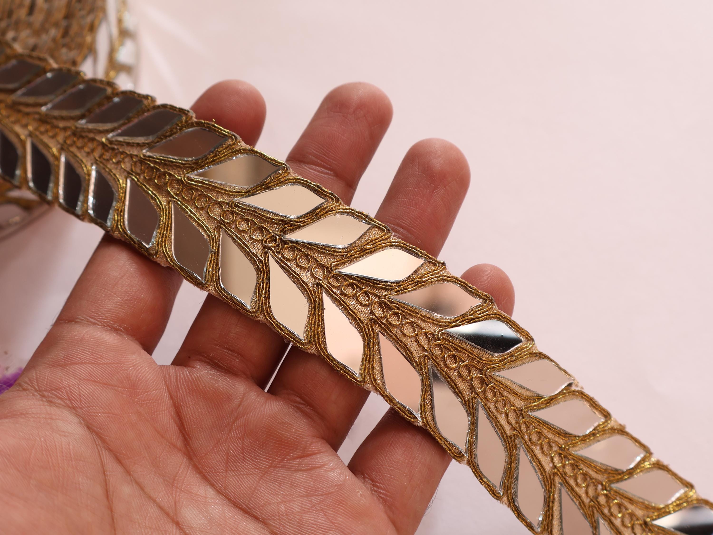 Antique Gold Designer Mirror Cutwork Trim: Indian Vine Lace Border