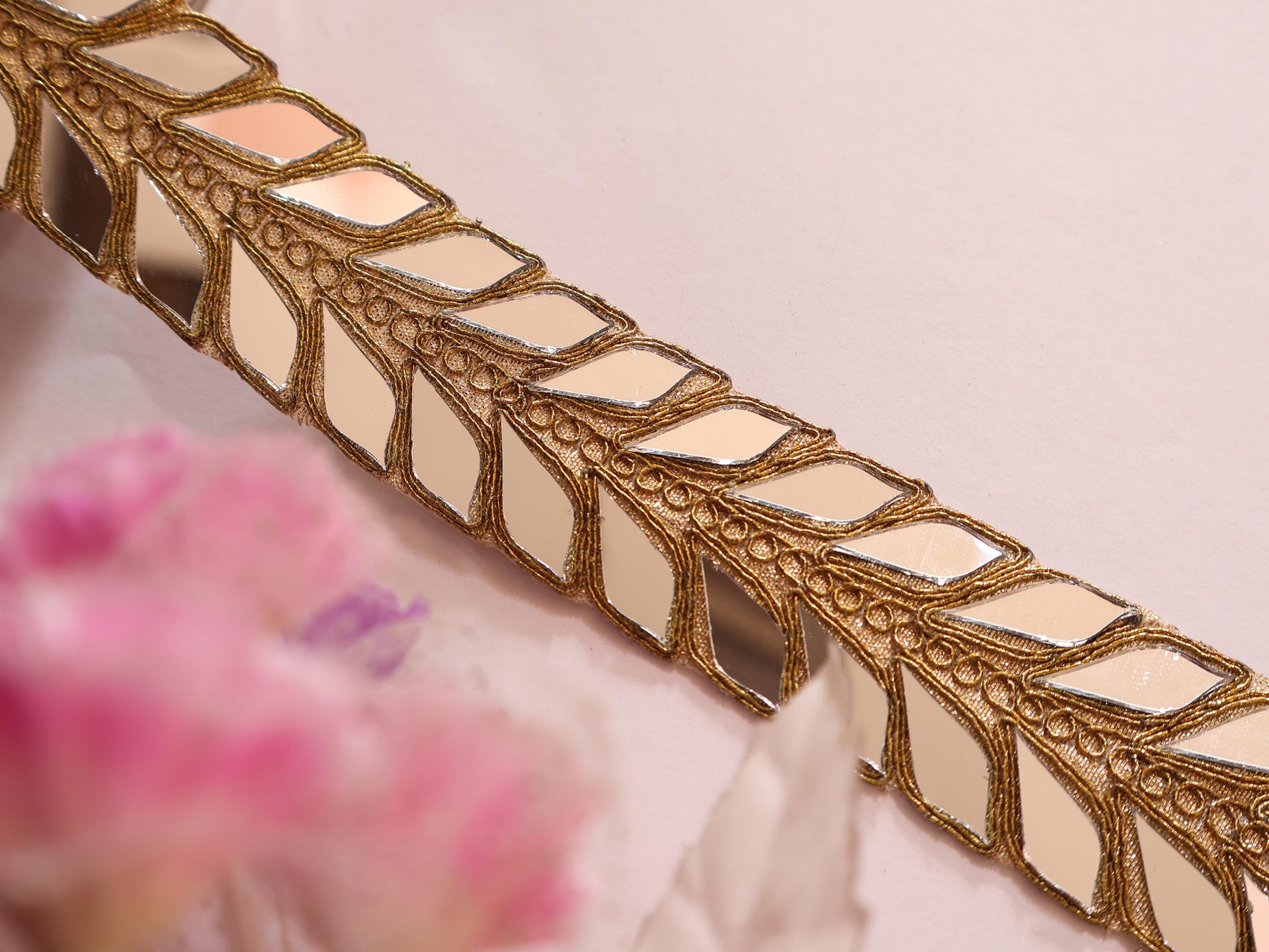 Antique Gold Designer Mirror Cutwork Trim: Indian Vine Lace Border